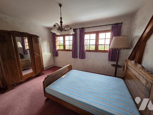 YERVILLE pavillon d'~121m² sur ~850 m² de terrain, 3 chambres, garage, véranda.