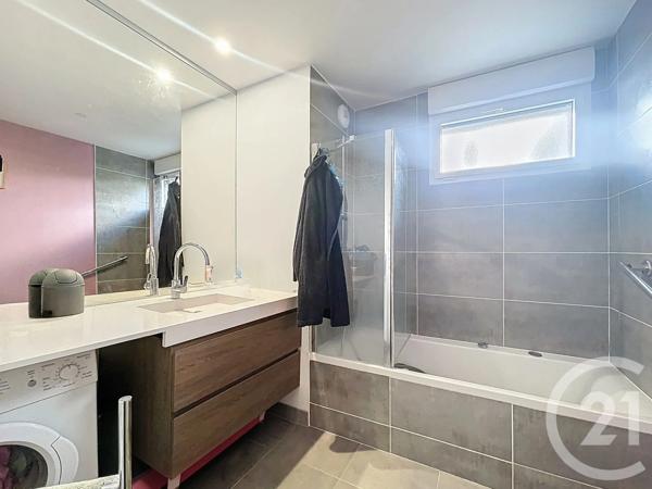 Appartement T3 à vendre  3 pièces - 64 m 2   ARRADON  - 56