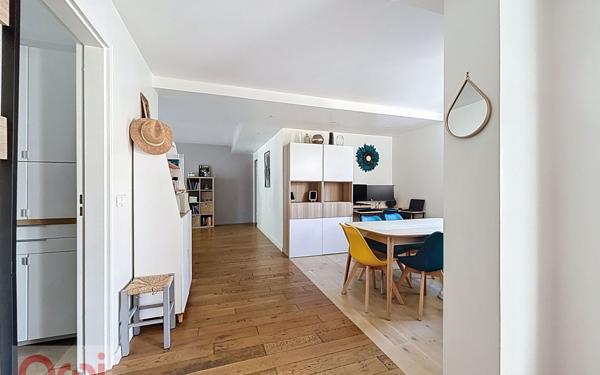 Appartement à vendre    4 pièces • 101 m2 Châtillon