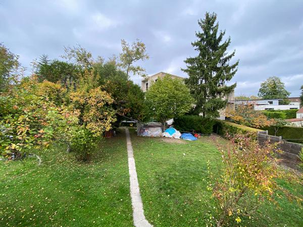 Terrain constructible avec deux maisons à Melun