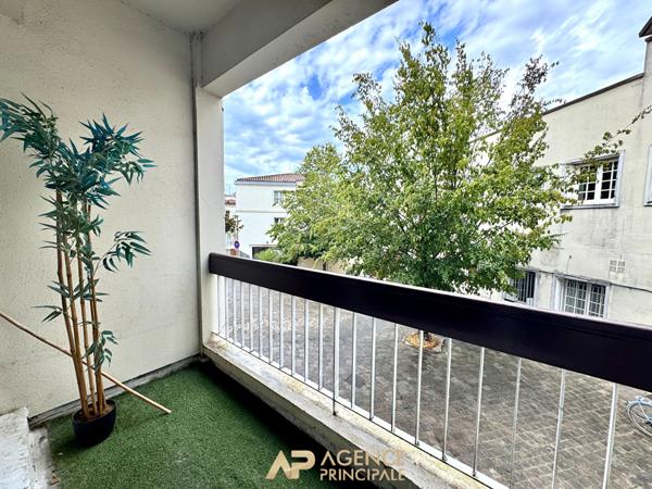 Appartement de type 2 - Hyper-centre - 38m2 - Loggia - Ascenseur 233 000 € **  - Référence  JH746