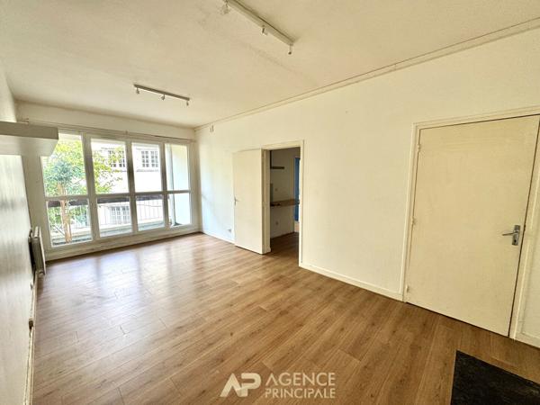 Appartement de type 2 - Hyper-centre - 38m2 - Loggia - Ascenseur 233 000 € **  - Référence  JH746