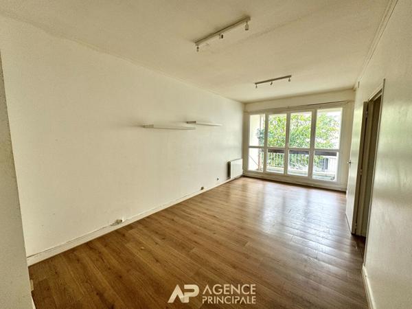 Appartement de type 2 - Hyper-centre - 38m2 - Loggia - Ascenseur 233 000 € **  - Référence  JH746