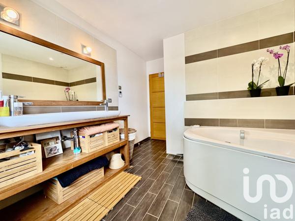 Maison à vendre 6 pièces 126 m² Saint-Médard-en-Jalles