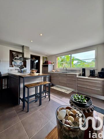 Maison à vendre 6 pièces 126 m² Saint-Médard-en-Jalles