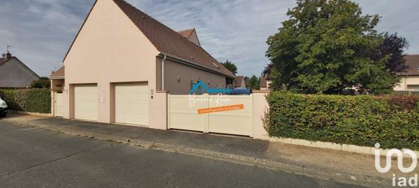 Maison traditionnelle 8 pièces de 204 m² à Dhuizon (41220)