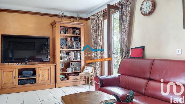 Maison traditionnelle 8 pièces de 204 m² à Dhuizon (41220)