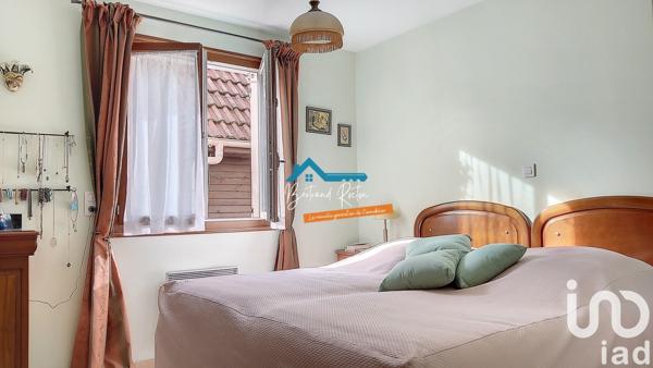 Maison traditionnelle 8 pièces de 204 m² à Dhuizon (41220)