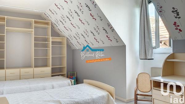 Maison traditionnelle 8 pièces de 204 m² à Dhuizon (41220)