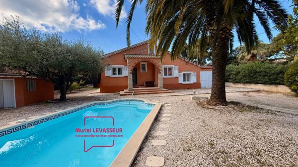 Villa T7 de 160 m2 sur 850 m² terrain avec piscine et garage - Plain pied