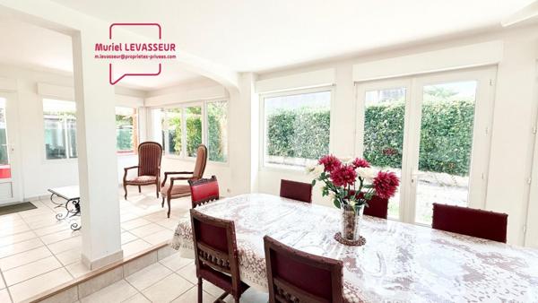 Villa T7 de 160 m2 sur 850 m² terrain avec piscine et garage - Plain pied