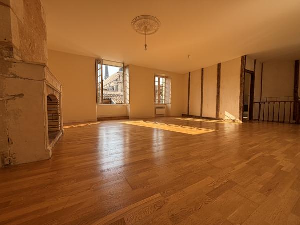 Appartement
                                                                                                                                                                                                                                                                                                                        3 pièce(s)                                                                                                                                                                                                          2 chambre(s)                                                                                                                                                                                                          78.56  m²