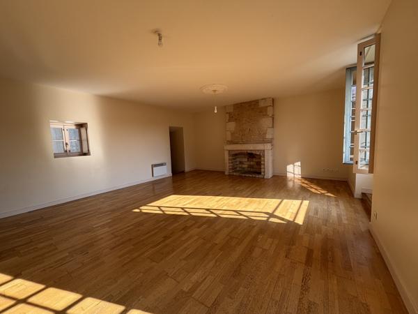 Appartement
                                                                                                                                                                                                                                                                                                                        3 pièce(s)                                                                                                                                                                                                          2 chambre(s)                                                                                                                                                                                                          78.56  m²