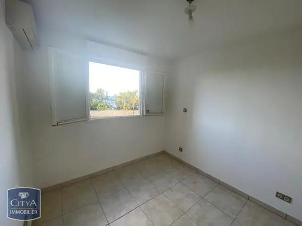Appartement à louer 2 pièces 36.6m² Saint-Benoît (97470)