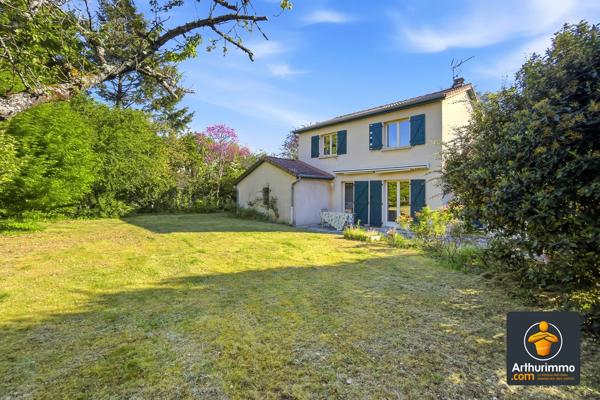 Vente                                                      Maison
                        
                     5 pièces                      117 m2                     à Francheville