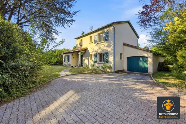 Vente                                                      Maison
                        
                     5 pièces                      117 m2                     à Francheville