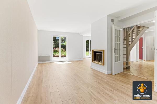 Vente                                                      Maison
                        
                     5 pièces                      117 m2                     à Francheville