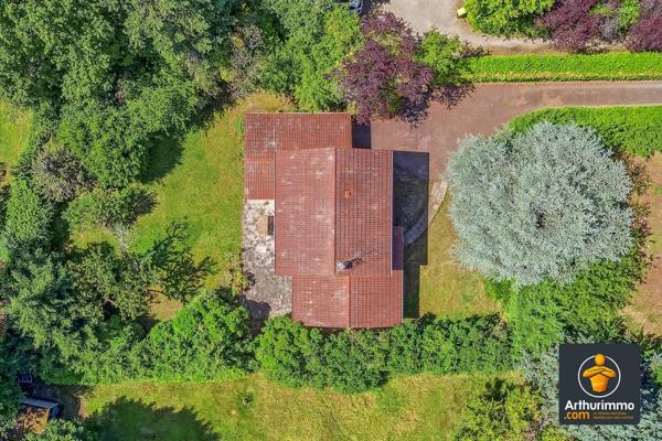 Vente                                                      Maison
                        
                     5 pièces                      117 m2                     à Francheville