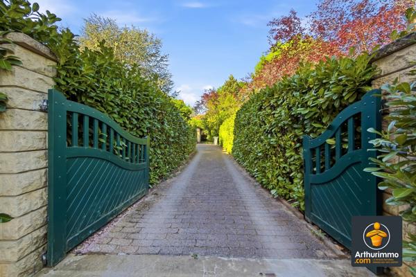 Vente                                                      Maison
                        
                     5 pièces                      117 m2                     à Francheville