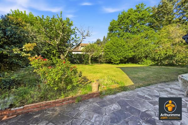 Vente                                                      Maison
                        
                     5 pièces                      117 m2                     à Francheville
