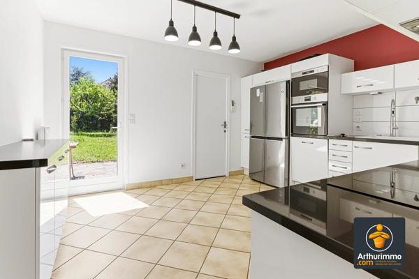Vente                                                      Maison
                        
                     5 pièces                      117 m2                     à Francheville