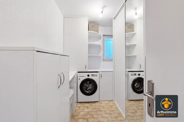 Vente                                                      Maison
                        
                     5 pièces                      117 m2                     à Francheville