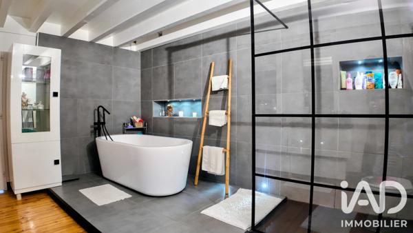 Maison à vendre 7 pièces 278,13 m² Saint-Ferréol-d'Auroure