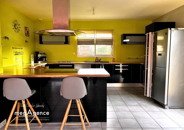 Maison à SAINT-GERMAIN-DE-TALLEVENDE-LA-LANDE-VAUMONT, 14500 - 5 pièces 110m²