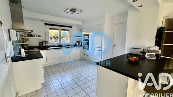 Maison à vendre 6 pièces 136 m² Templemars