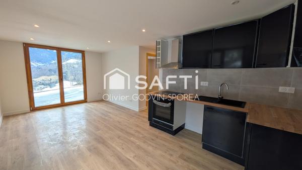 Appartement familiale en rez-de-chaussée de 60 m2 avec 2 chambres et un bureau et une place de parking extérieur