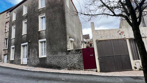 Pouzauges, Maison 128 m² , 3 chambres et un bureau