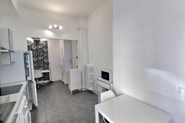 LOCATION T2 MEUBLE LES 5 AVENUES 13004 AVEC TERRASSE