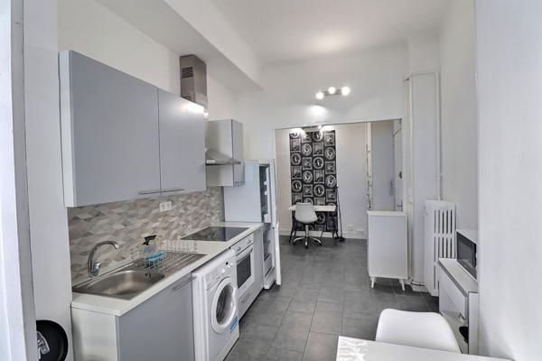 LOCATION T2 MEUBLE LES 5 AVENUES 13004 AVEC TERRASSE