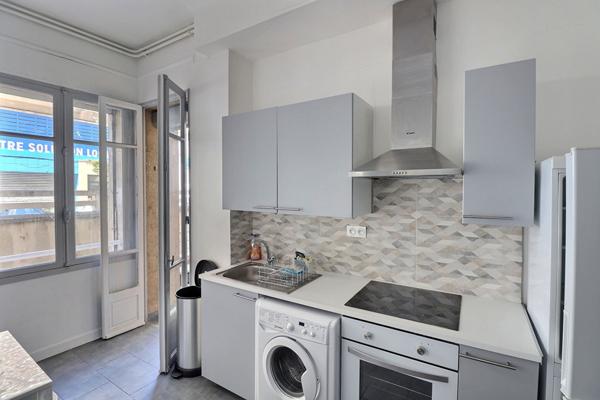 LOCATION T2 MEUBLE LES 5 AVENUES 13004 AVEC TERRASSE