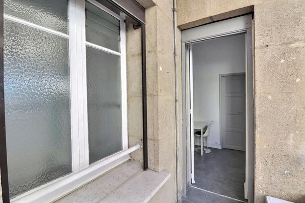 LOCATION T2 MEUBLE LES 5 AVENUES 13004 AVEC TERRASSE