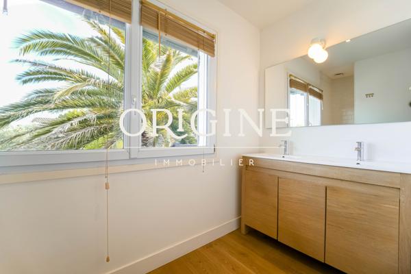 Maison 7 pièce(s) 5 chambre(s) 205 m²