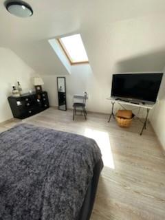 Maison familiale 4 chambres avec jardin, Bouessay