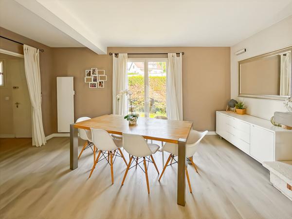 Maison familiale 8 pièces à Vaux-le-Pénil