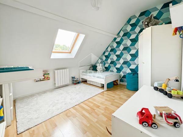 Maison familiale 8 pièces à Vaux-le-Pénil