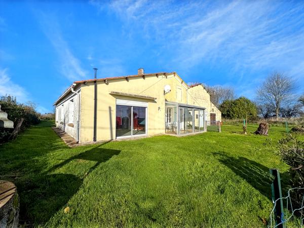 Maison à vendre à Vernoux-en-Gâtine (79240) - Deux-Sèvres