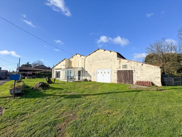 Maison à vendre à Vernoux-en-Gâtine (79240) - Deux-Sèvres