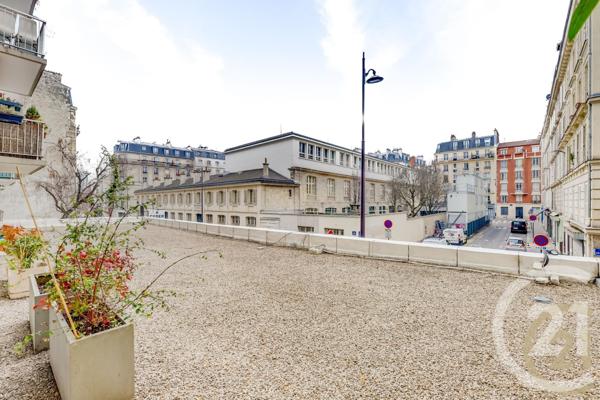 Appartement F3 à vendre  3 pièces - 83,23 m2 PARIS - 75018