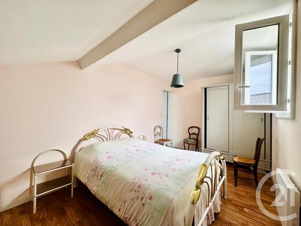 Maison à vendre  5 pièces - 185 m 2   BERSON  - 33