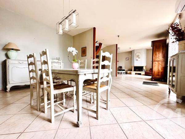Maison à vendre  5 pièces - 185 m 2   BERSON  - 33
