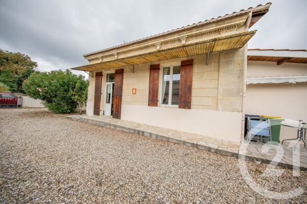 Maison à vendre  5 pièces - 185 m 2   BERSON  - 33