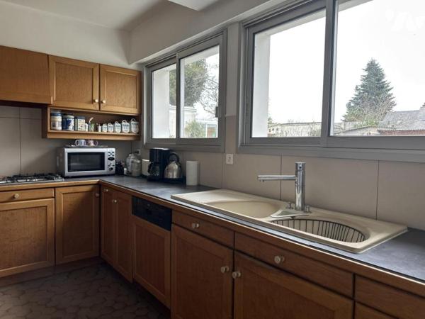 A VENDRE 56 PLOEREN CENTRE AGREABLE MAISON SUR JARDIN 541 m²