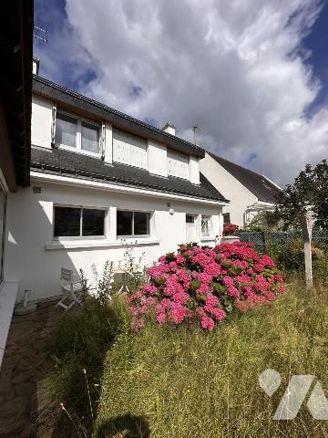 A VENDRE 56 PLOEREN CENTRE AGREABLE MAISON SUR JARDIN 541 m²