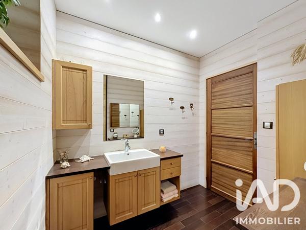 Maison à vendre 9 pièces 264 m² Saint-Chély-d'Apcher