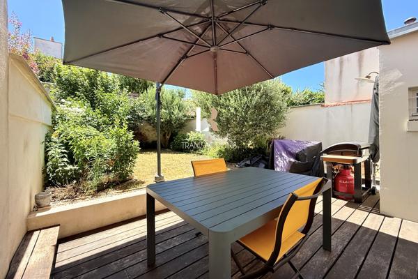 La genette - Maison de ville joliment rénovée avec jardin exposé plein Sud