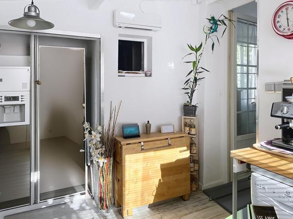 Appartement atypique en ville dans un coin de verdure